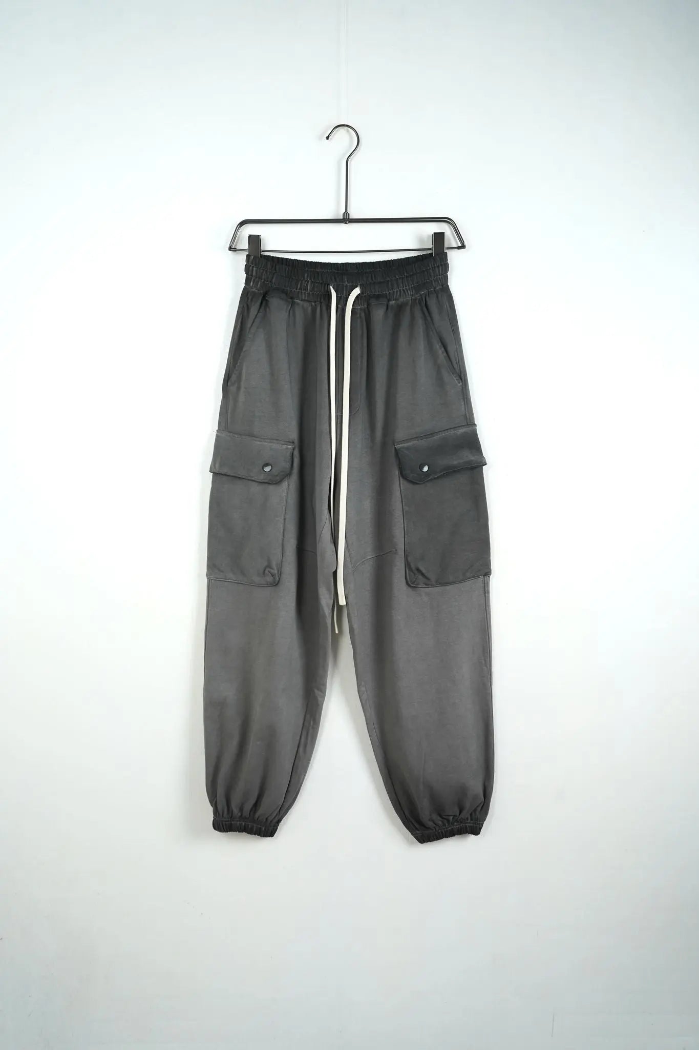 completo t-shirt e pantalone estivo cotone effetto lavato grigio lacci tasche laterali duca homme uomo 1