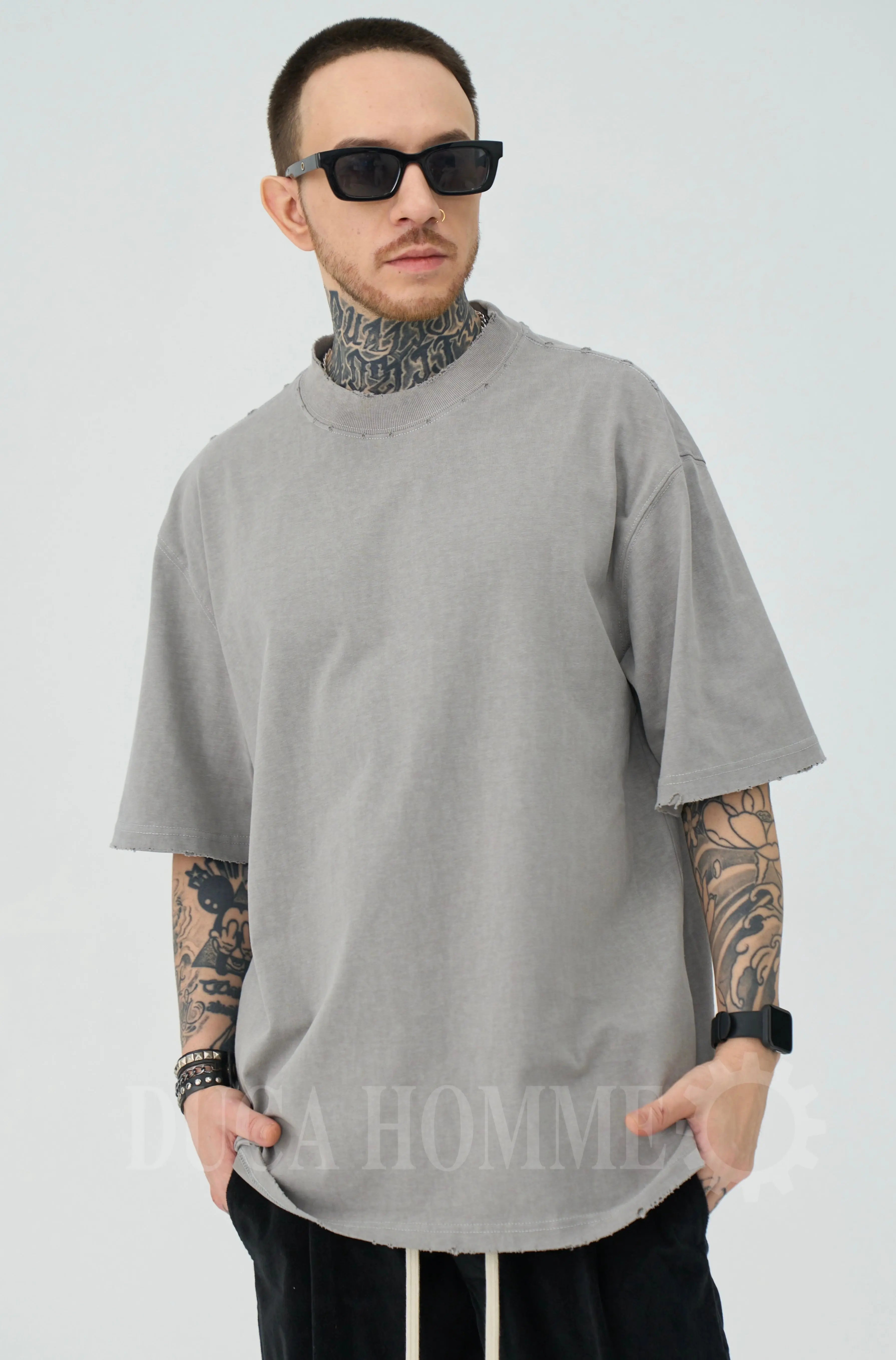 t-shirt cotone oversize grigio chiaro con rotture e strappi duca homme uomo