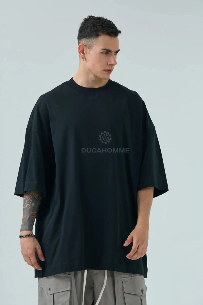 Duca Homme uomo maglietta larga e lunga nero oversize streetwear collezione 2026 - foto 3