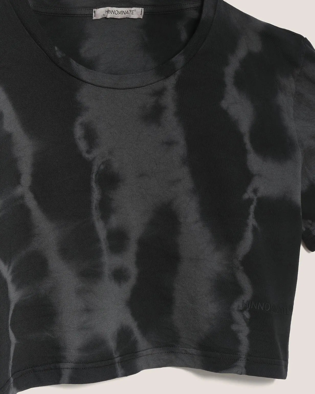 T-SHIRT CROP HINNOMINATE TIE DYE NERO (6718260838533)